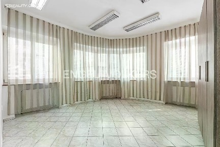 Pronájem kanceláře 165 m² Veverkova, Praha - Holešovice