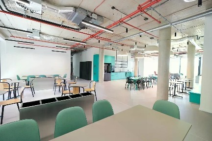 Praha, Praha 8, Karlín, Rohanské nábřeží, 4