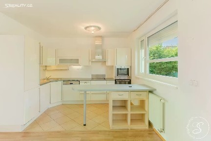 Prodej rodinného domu 220 m², pozemek 540 m² Lutínská, Praha - Újezd nad Lesy