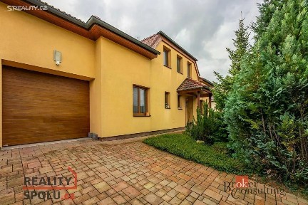 Veleň, Praha-východ, U Studánky