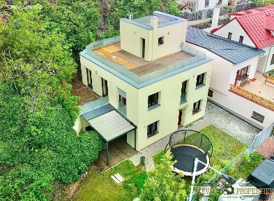 Prodej rodinného domu 260 m², pozemek 359 m² Pod zámečkem, Praha - Dolní Chabry