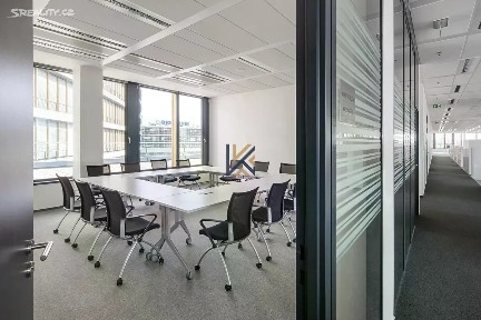 Pronájem kanceláře 739 m² Pikrtova, Praha - Nusle