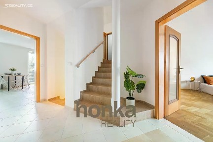 Prodej rodinného domu 354 m², pozemek 380 m² Habartická, Praha - Střížkov
