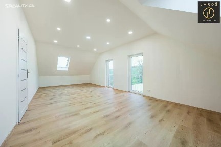 Prodej vícegeneračního domu 360 m², pozemek 807 m² Rozdělov, Chyňava