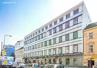 Pronájem kanceláře 548 m²