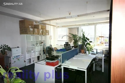Pronájem kanceláře 584 m² Služeb, Praha - Strašnice