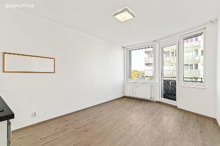 Prodej bytu 1+kk 22 m² Hornoměcholupská, Praha - Hostivař