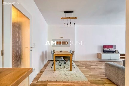 Prodej bytu 1+kk 51 m² Zvěřinova, Praha - Strašnice