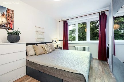 Prodej bytu 2+1 50 m² Pod Královkou, Praha - Břevnov