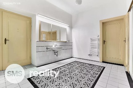 Praha, Praha 7, Holešovice, Bubenská, 39