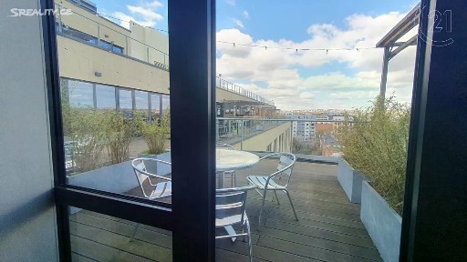 Pronájem kanceláře 595 m² Pernerova, Praha - Karlín