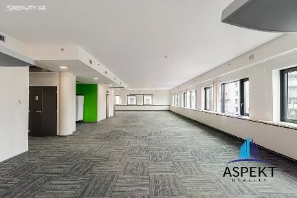 Pronájem kanceláře 456 m² Líbalova, Praha - Chodov