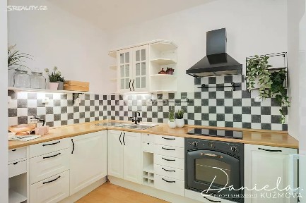 Prodej bytu 2+kk 63 m² R.A. Dvorského, Praha - Horní Měcholupy