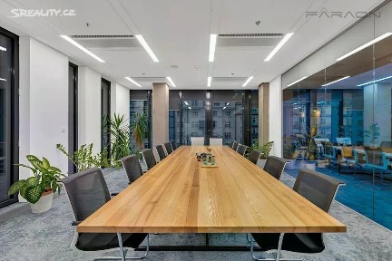 Praha, Praha 6, Dejvice, Evropská, 11