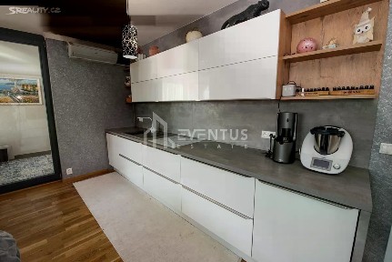 Praha, Praha 8, Střížkov, Střížkovská, 114