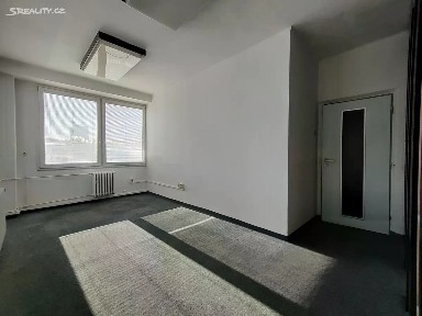 Pronájem kanceláře 34 m² Na Jarově, Praha - Žižkov