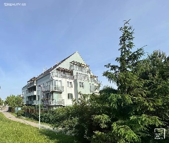 Prodej bytu 3+kk 70 m² Pod Nouzovem, Praha - Kbely