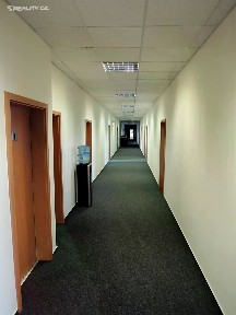 Pronájem kanceláře 831 m² Mezi Vodami, Praha
