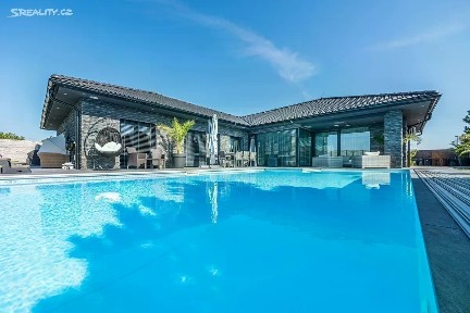 Prodej rodinného domu 241 m², pozemek 892 m² Opolany