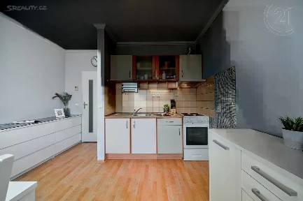 Prodej bytu 2+1 47 m² Kytlická, Praha - Prosek