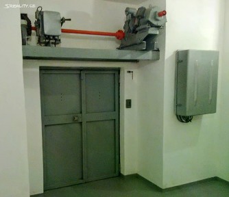 Pronájem skladového prostoru 7 m² Šestidomí, Praha - Bubeneč