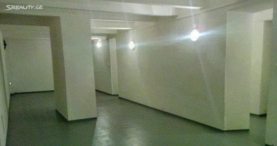 Pronájem skladového prostoru 105 m² Šestidomí, Praha - Bubeneč