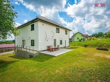 Prodej rodinného domu 450 m², pozemek 1649 m² Neustupov
