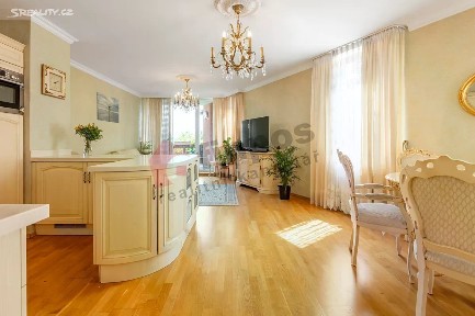 Prodej bytu 3+kk 100 m² Na Vysočanských vinicích, Praha - Vysočany