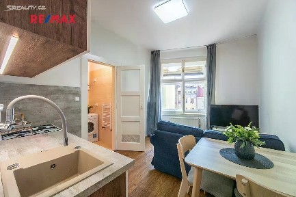 Prodej bytu 2+kk 39 m² Moskevská, Praha - Vršovice
