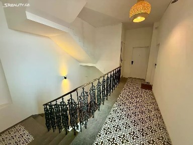 Prodej bytu 1+kk 25 m² Holečkova, Praha - Košíře