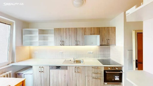 Prodej bytu 3+1 68 m² Svídnická, Praha - Troja