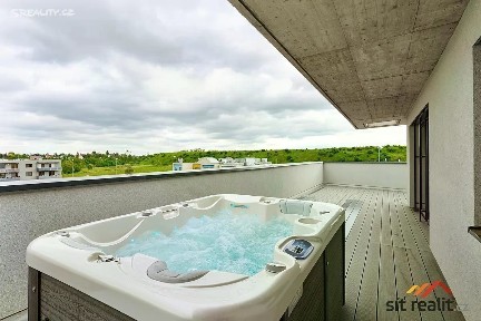 Prodej bytu 3+kk 179 m² Hrabovská, Praha - Hostavice