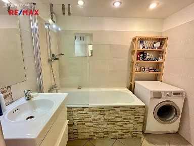 Prodej bytu 1+kk 49 m² K otočce, Praha - Modřany