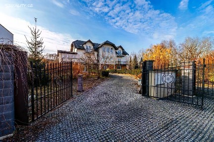 Prodej rodinného domu 497 m², pozemek 1655 m² České Budějovice - České Budějovice 2