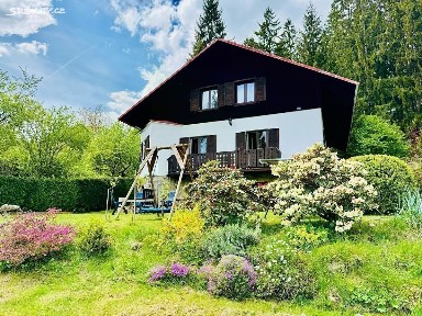 Prodej rodinného domu 361 m², pozemek 2138 m² Loučovice