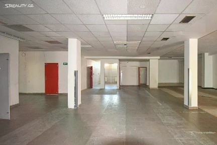 Pronájem obchodního prostoru 350 m² Sousedská, Plzeň - Lobzy