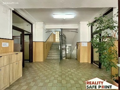 Pronájem kanceláře 490 m² Dýšina