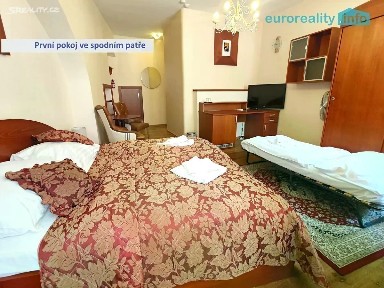 Pronájem bytu 4+1 110 m² Zbrojnická, Plzeň - Vnitřní Město