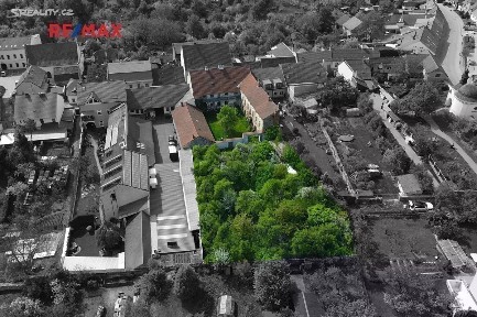 Prodej rodinného domu 1200 m², pozemek 2155 m²