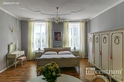 Prodej památky 800 m², pozemek 584 m² náměstí Zachariáše z Hradce, Telč - Telč-Vnitřní Město