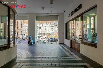 Prodej obchodního prostoru 115 m² Divadelní náměstí, Karlovy Vary