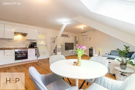 Prodej bytu 3+kk 83 m² Hlavní třída, Šumperk