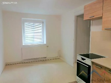 Prodej bytu 2+1 65 m² Masarykova, Moravský Beroun