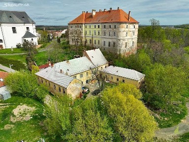 Prodej činžovního domu 600 m² Drnholec