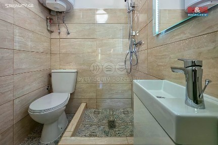 Prodej bytu 2+kk 35 m² U Trati, Karlovy Vary - Bohatice