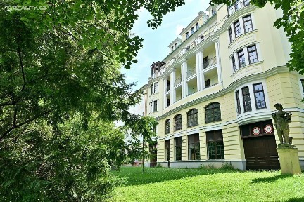 Karlovy Vary, Zámecký vrch, 24