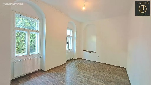 Karlovy Vary, Zámecký vrch