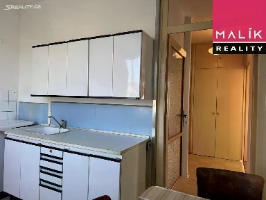 Prodej bytu 3+1 70 m² Masarykova, Ostrov