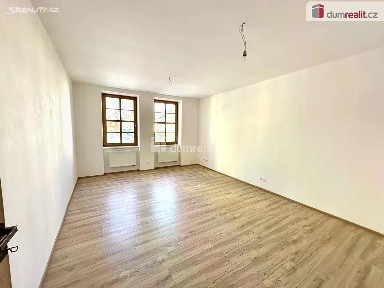 Horní Blatná, Karlovy Vary, náměstí Sv. Vavřince