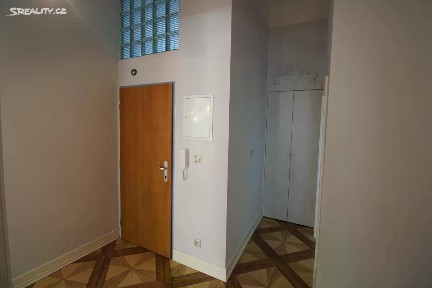 Prodej bytu 2+kk 77 m² Svahová, Karlovy Vary